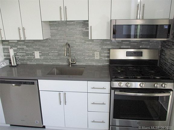 2nd image of 441 Collins Ave APT 22