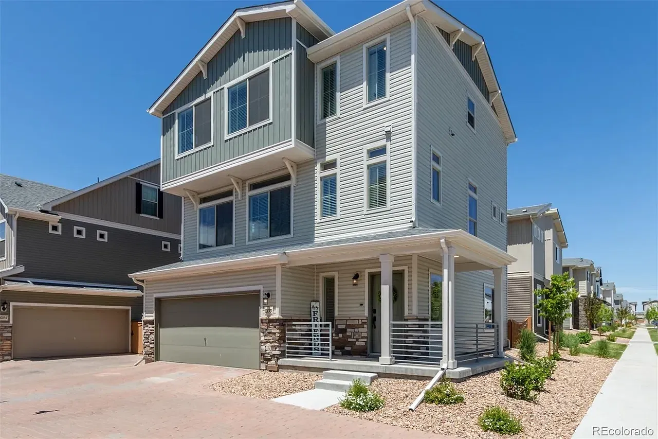 3 bed, 2258 sqft, $3,100 — Photo 1