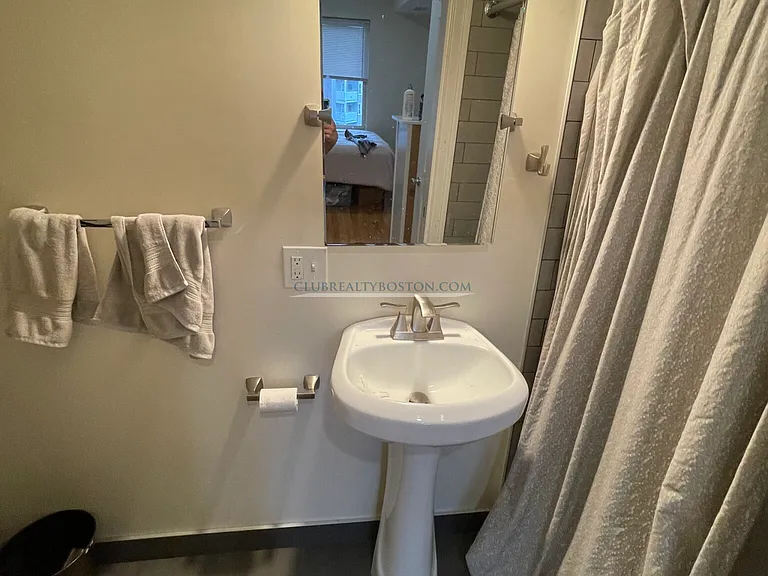549 Washington St #6 — Photo 5