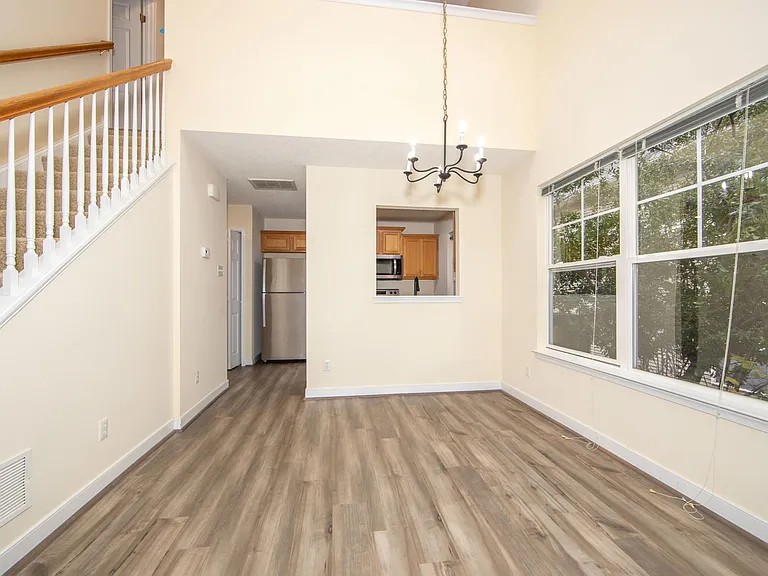 1506 Woodland Ct — Photo 11