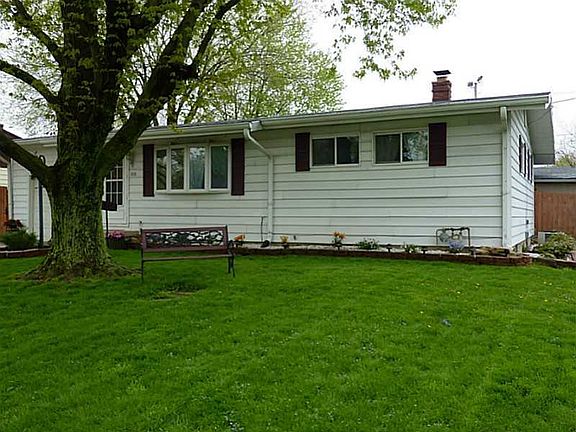 3rd image of 806 E Hillcrest Dr