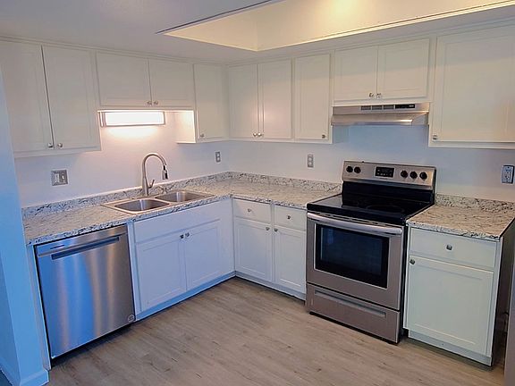 3rd image of 4834 W Rose Ln
