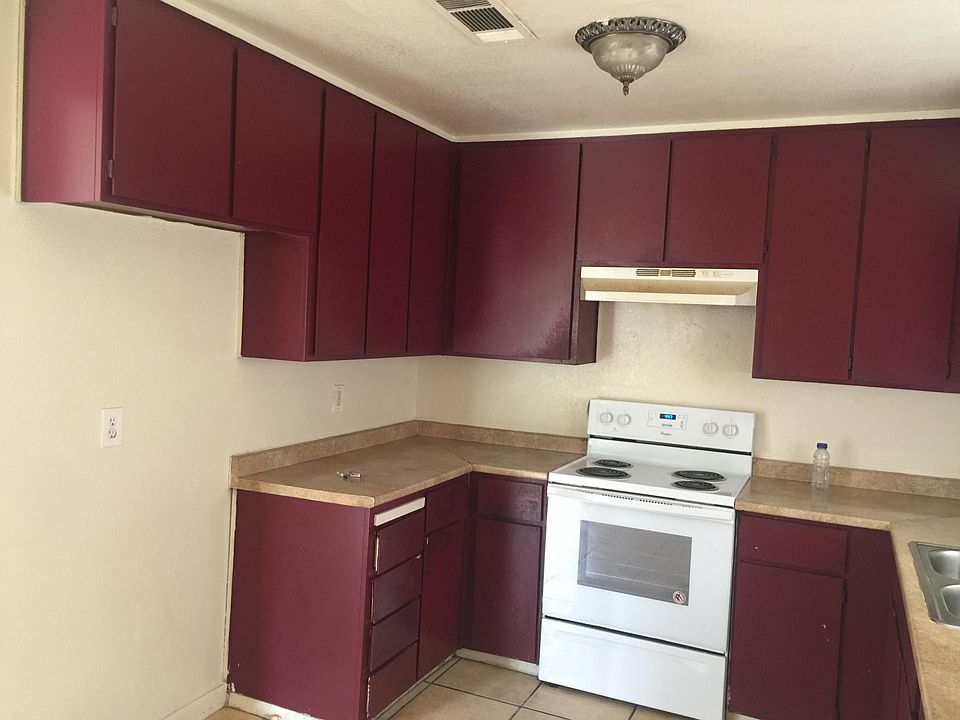 2nd image of 2855 Chelmsford Way