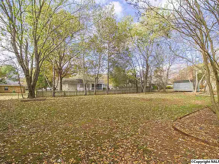 117 Betty Garrett Dr — Photo 14