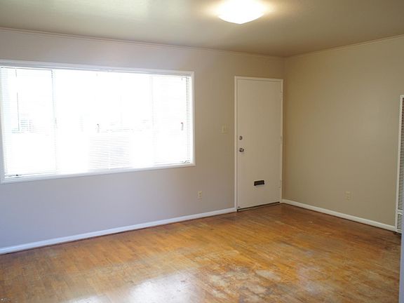 3rd image of 350 Richardson Dr APT I