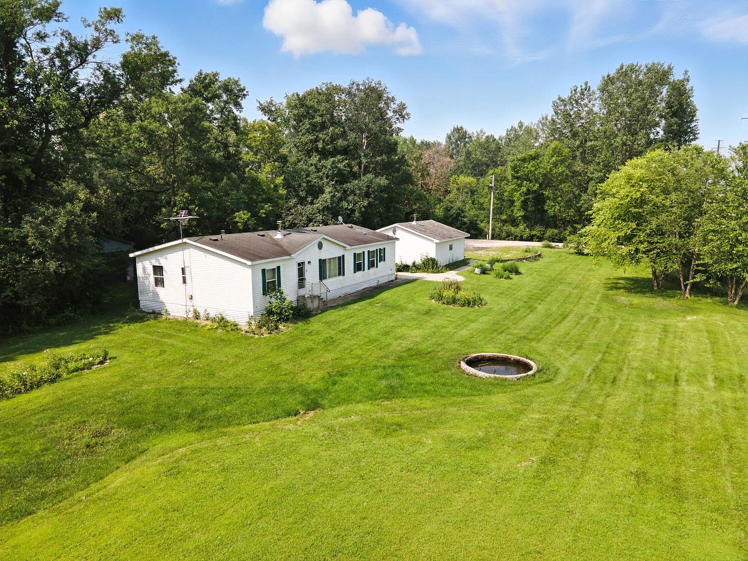 10998 Cardinal Ave, Glencoe, MN 55336 | Zillow