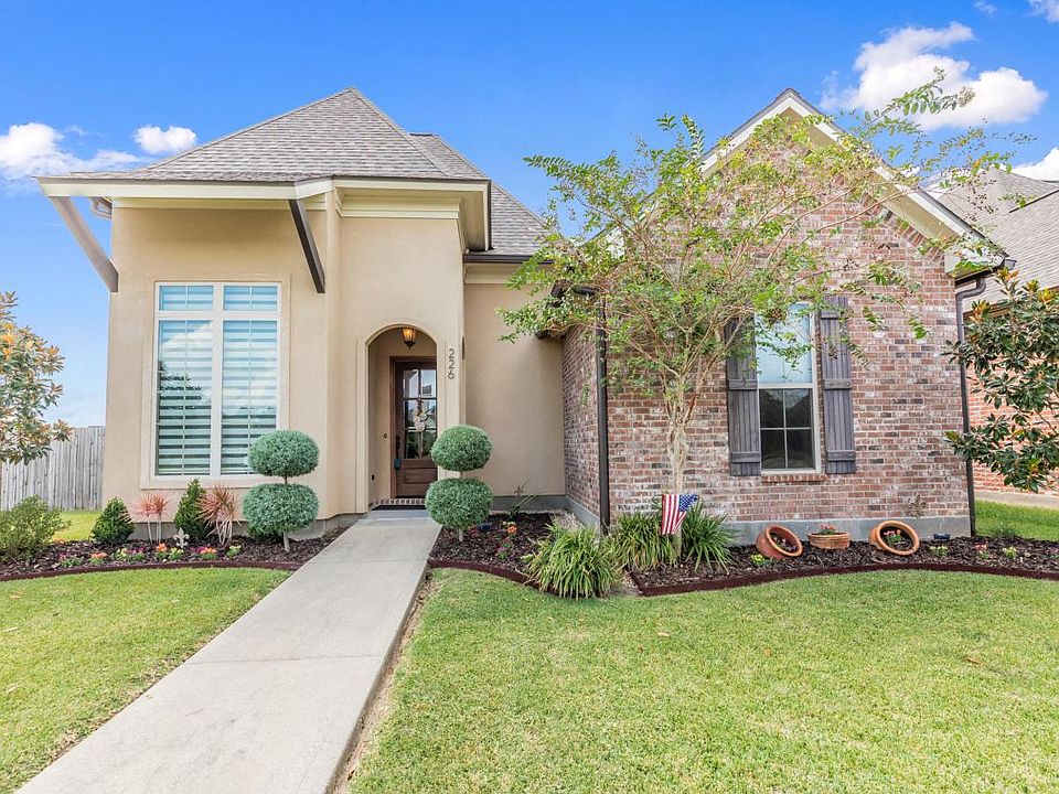 1st image of 226 Bayou Parc Dr