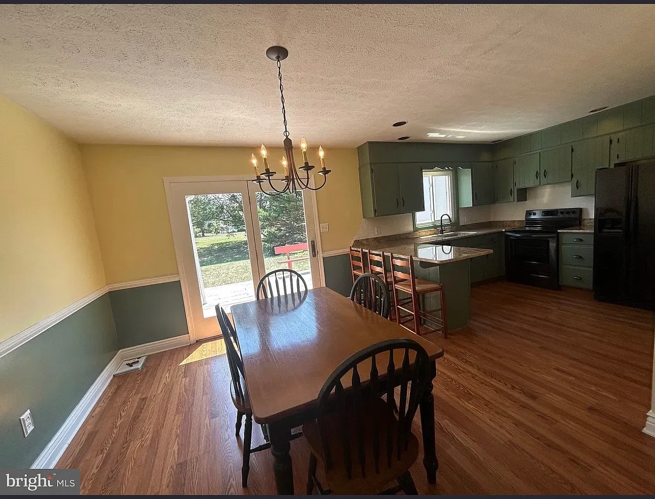 3 bed, 2131 sqft, $2,075 — Photo 2