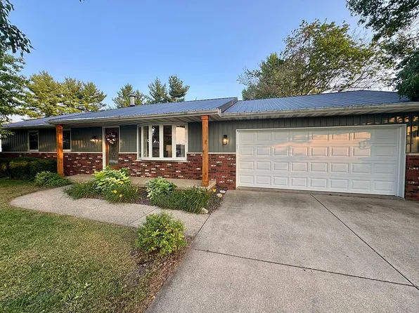 417 W Belaire Ct, Goodfield, IL 61742