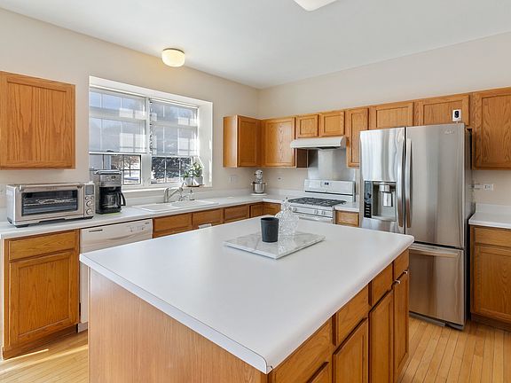 3rd image of 2625 Darfler Ct