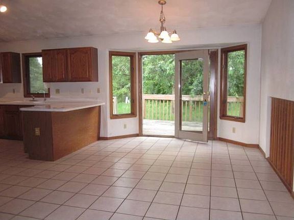 3rd image of 3727 Calderwood Dr