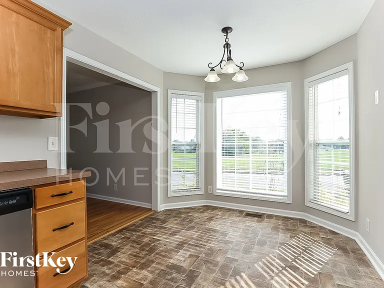 993 Glenhurst Way — Photo 6