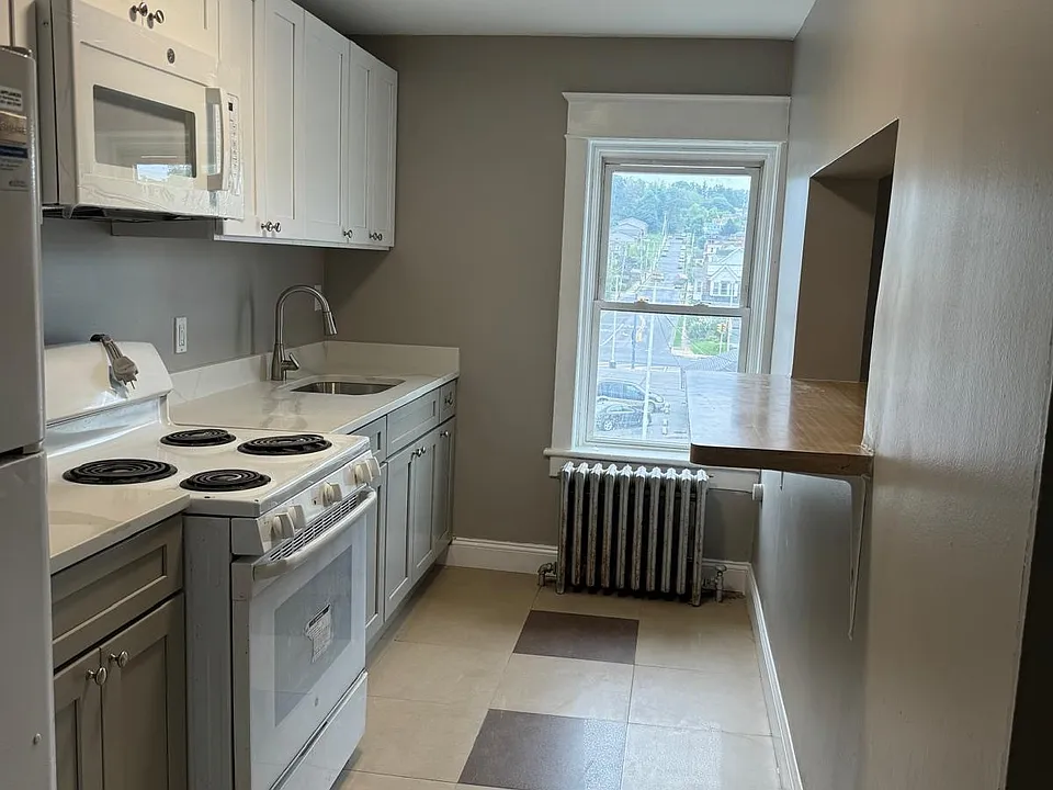 626 N Maxwell St #5