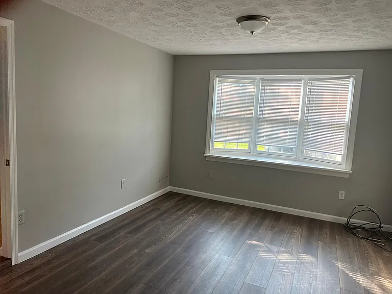 77 Garner Ave — Photo 23