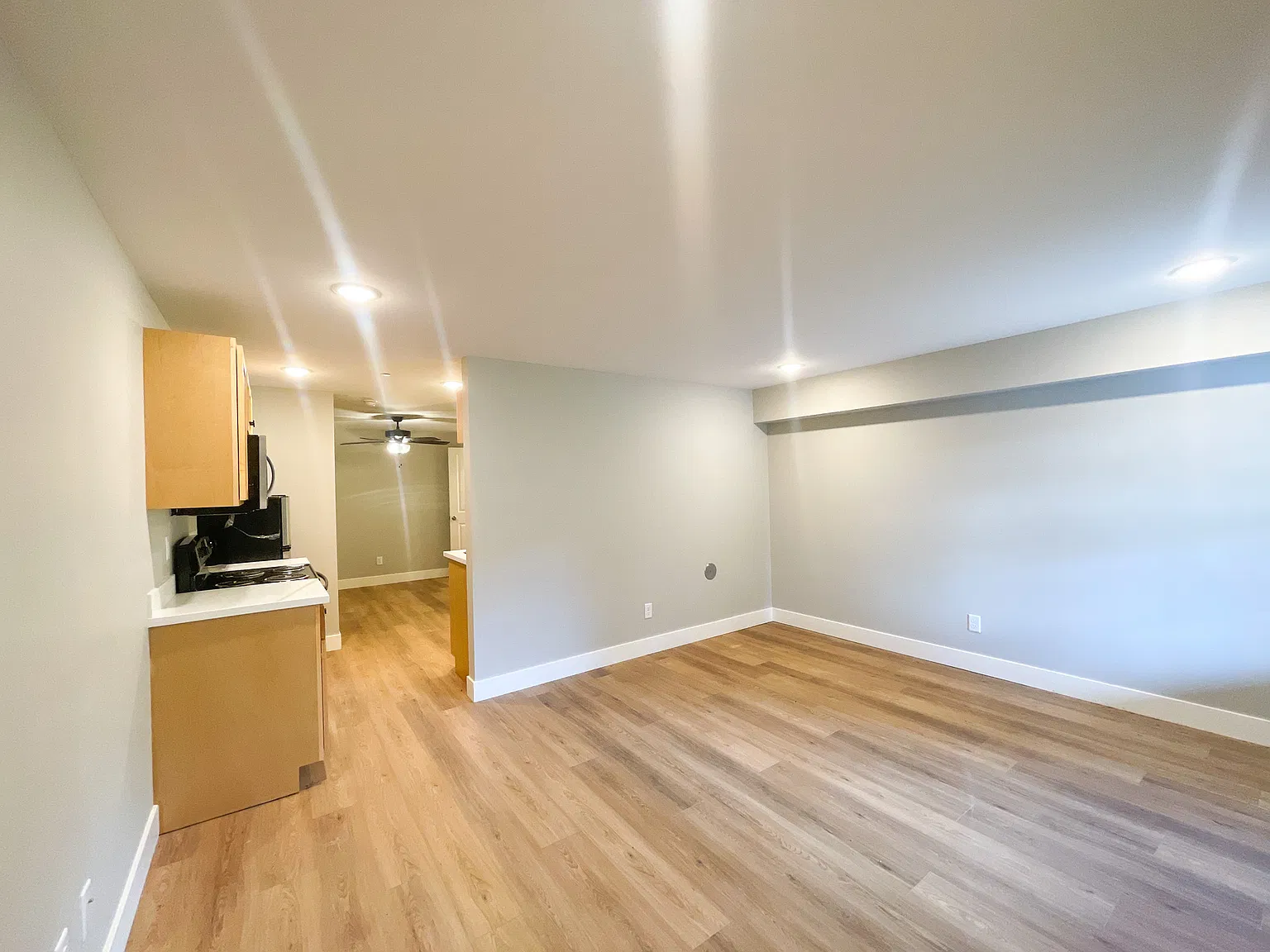 122 S Bellevue St — Photo 4