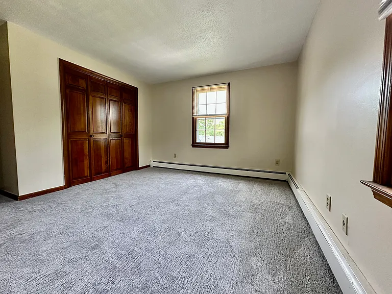 2nd bedroom - direct door to bathroom