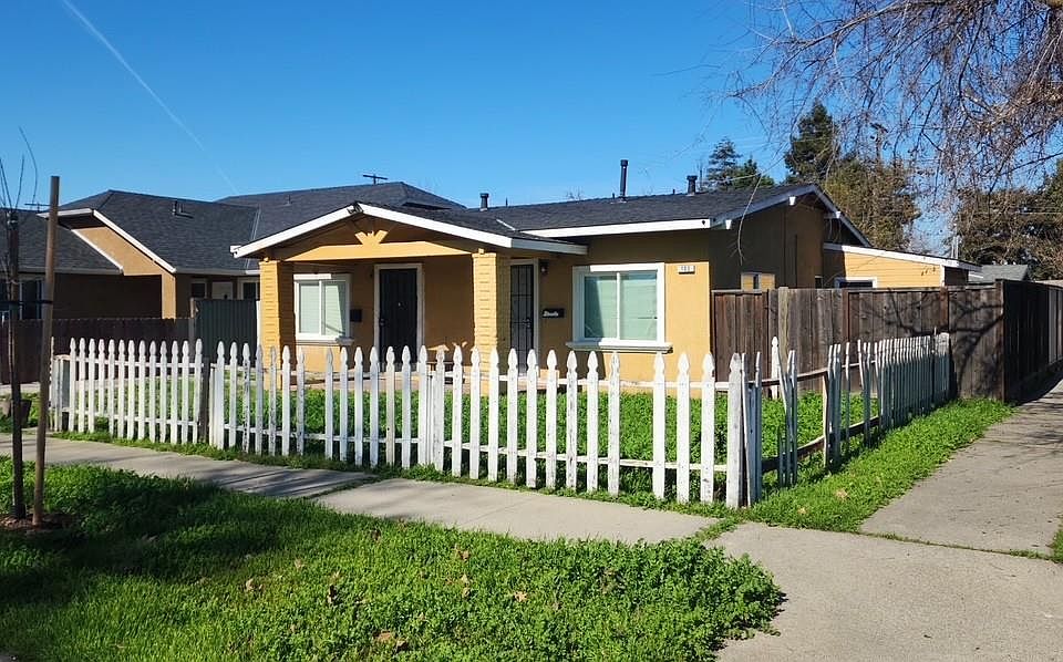 1st image of 102 Oak St