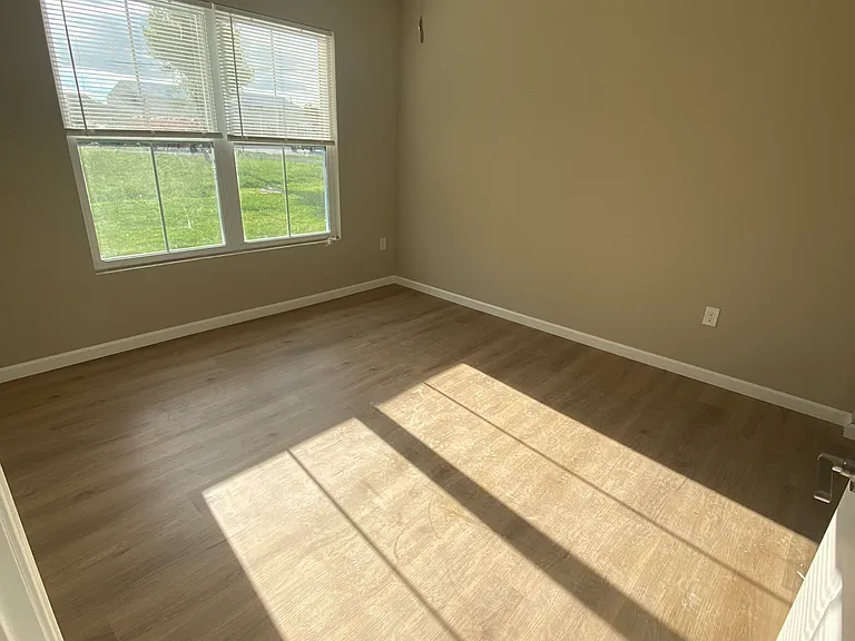 128 W Perry St #128 — Photo 10