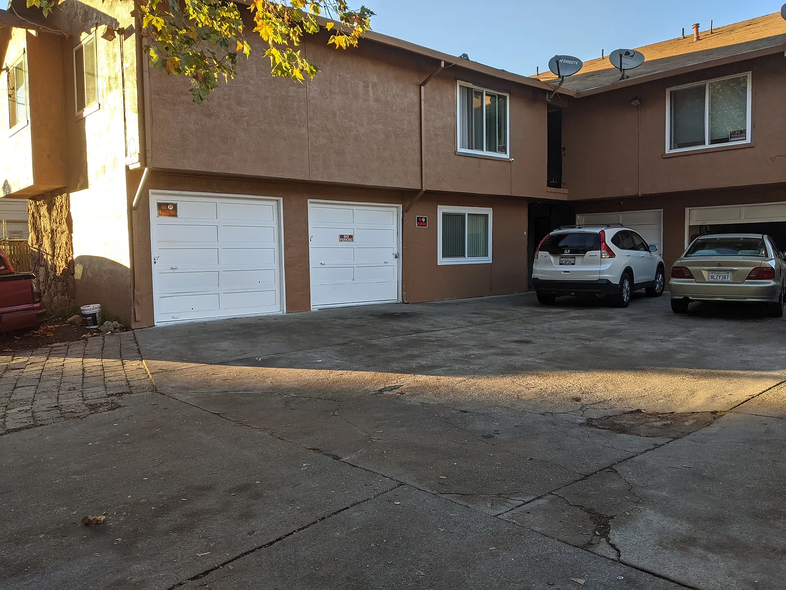 2119 Nevin Ave — Photo 2