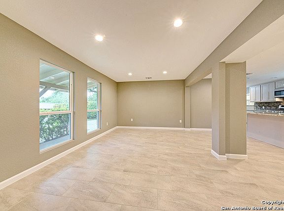 4th image of 8726 Sagebrush Ln