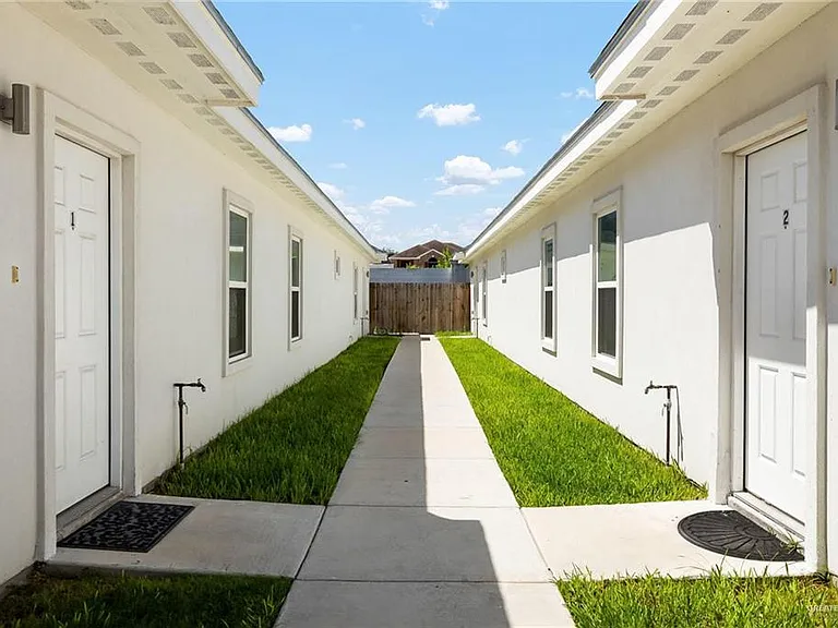 4709 Magnolia Ave #4 — Photo 2
