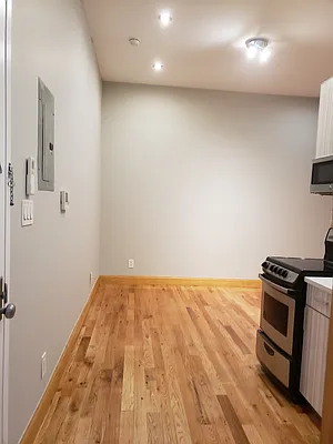 Rented by The Hamilton Group | media 9