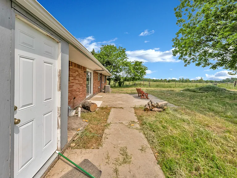 9209 FM 1570 N — Photo 54
