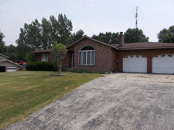 2nd image of 2925 Hillcrest Dr