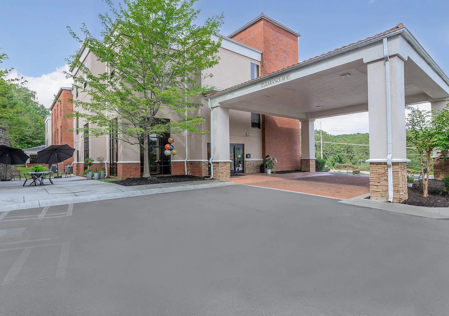 Hilltop Lofts — Photo 1