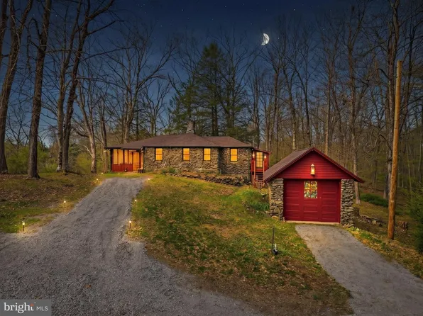 248 Fenical Ln, East Stroudsburg, PA 18302