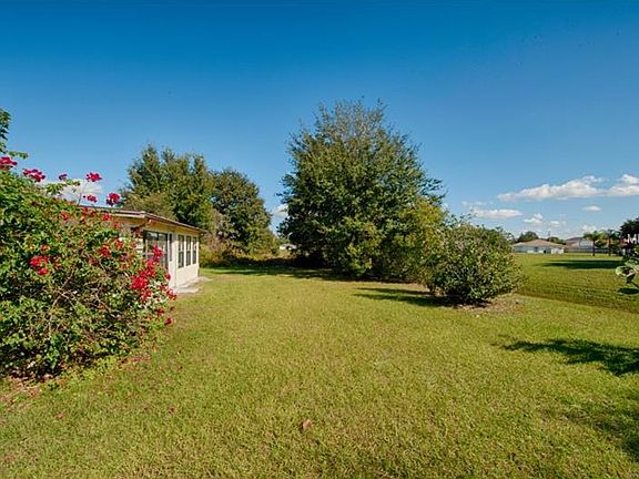 3rd image of 838 Nelson Dr