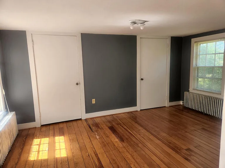 1520 Ridout Ln — Photo 14