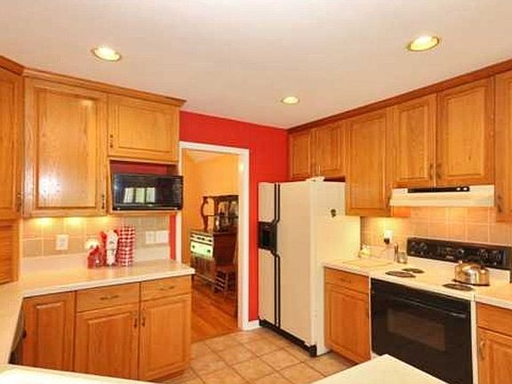 5th image of 8314 Hertford Dr