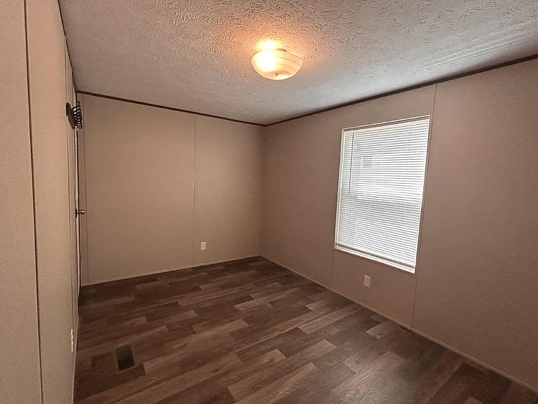 185 Cougar Ln — Photo 10