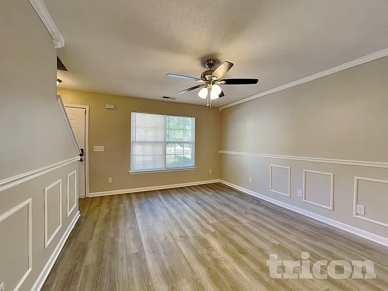 137 Lossie Ln — Photo 3