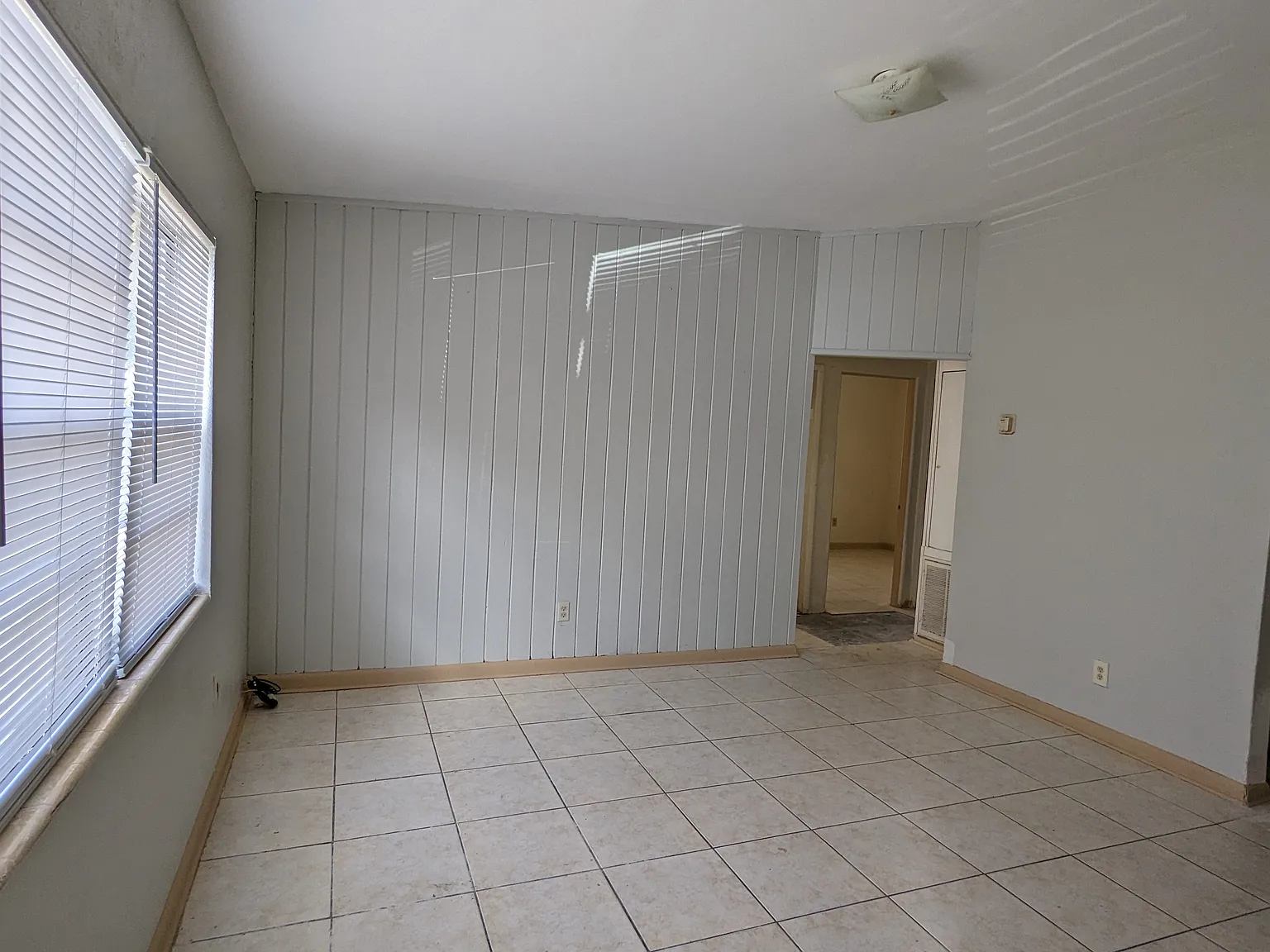 1710 Rose — Photo 2