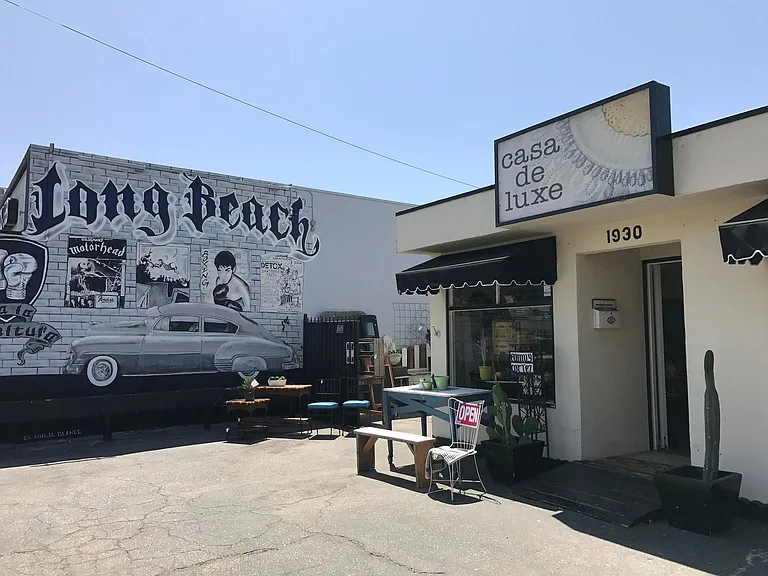 Steps from your Charming 2 BDR/1 BA Retro Row Duplex Apartment to One-of-a-Kind "Retro" Shops.