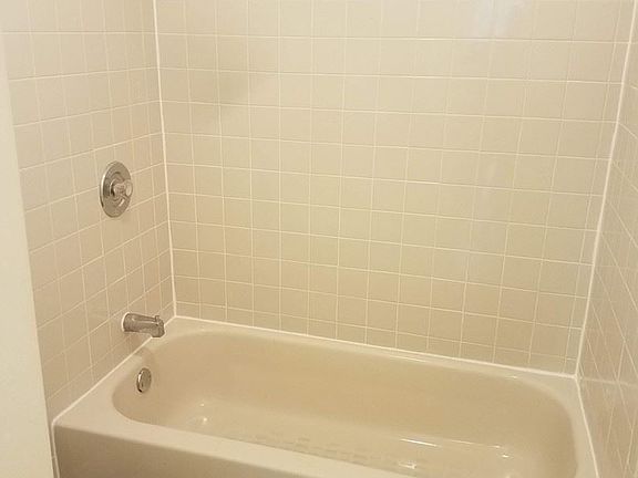 5th image of 4366 Aqua Vista Dr