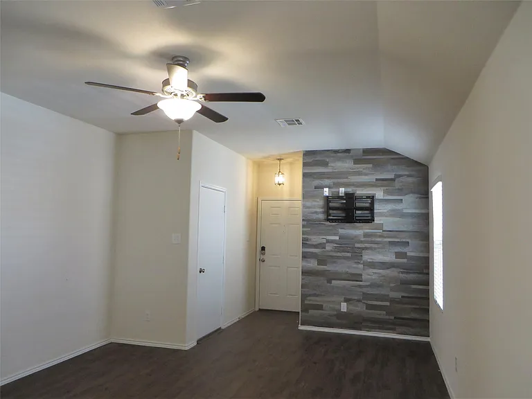 400 Major Lee Ln #3H — Photo 5