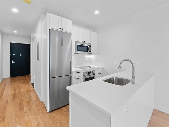 5th image of 2903 Frederick Douglass Blvd #1A
