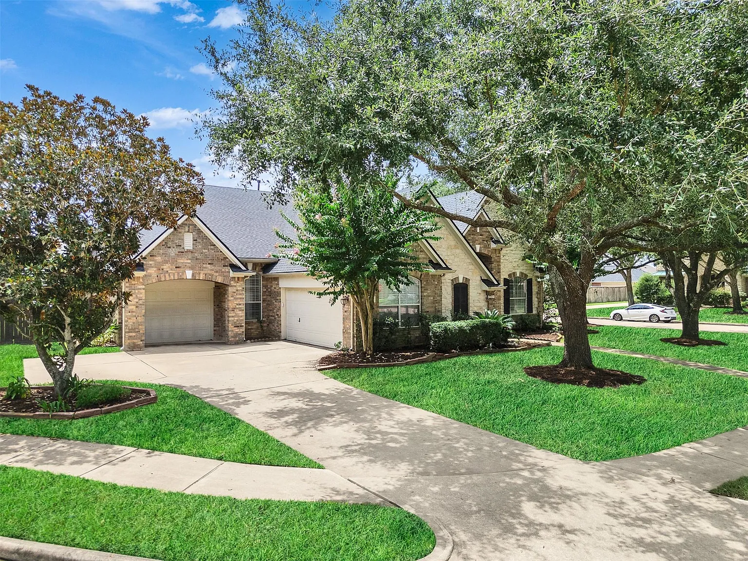 5 bed, 3.0 bath, 3259 sqft, $5,500 — Photo 2