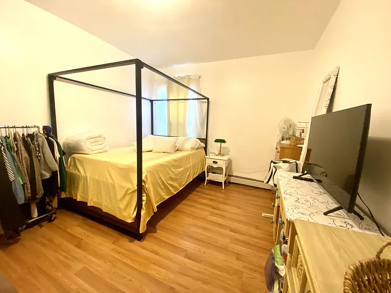 67 Linden Ave #2 — Photo 3