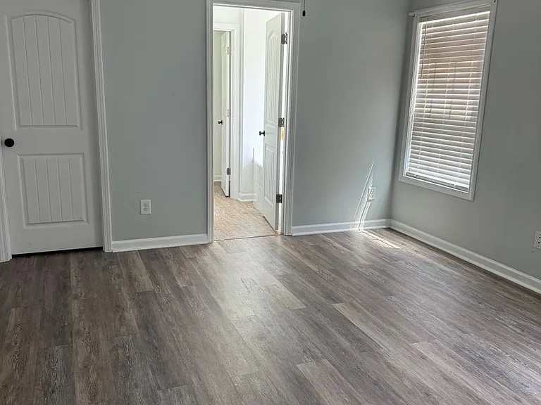 303 Tuscan Ct — Photo 10