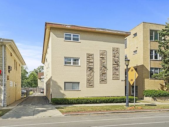 2nd image of 306 Chicago Ave APT 2S