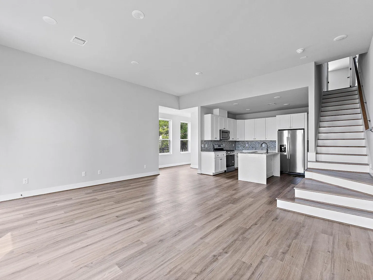 3 bed, 2.5 bath, 1745 sqft, $2,250 — Photo 3