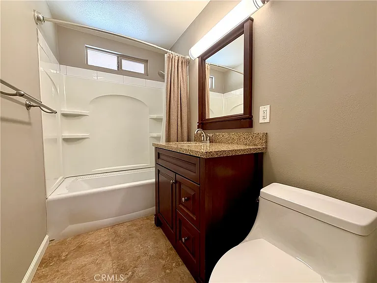 1365 Lafayette Rd #C — Photo 7