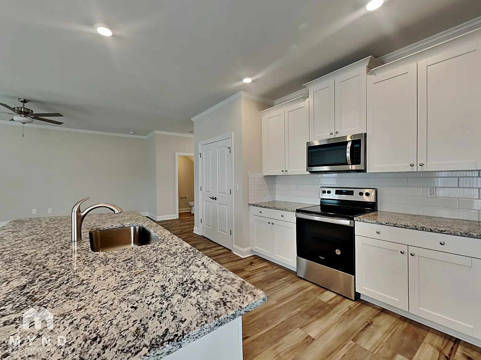 4 bed, 3.0 bath, 1800 sqft, $2,095 — Photo 3
