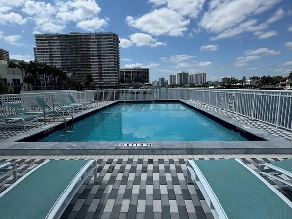 1913 S Ocean Dr, Hallandale, FL