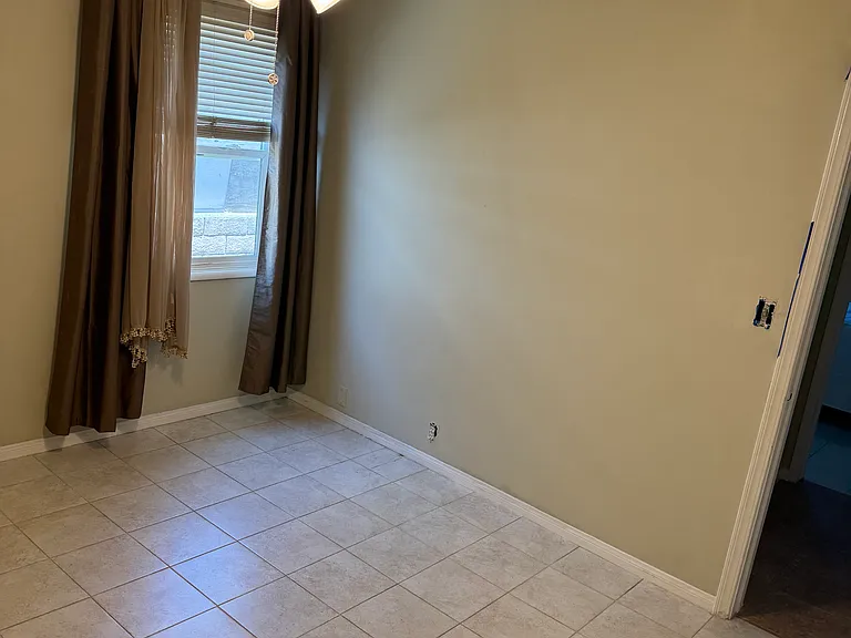 1322 S Hesperian St — Photo 11