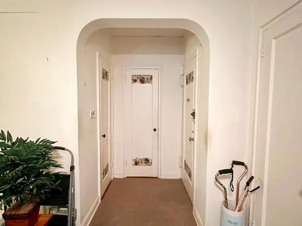 69-40 Yellowstone Boulevard image 6 of 18